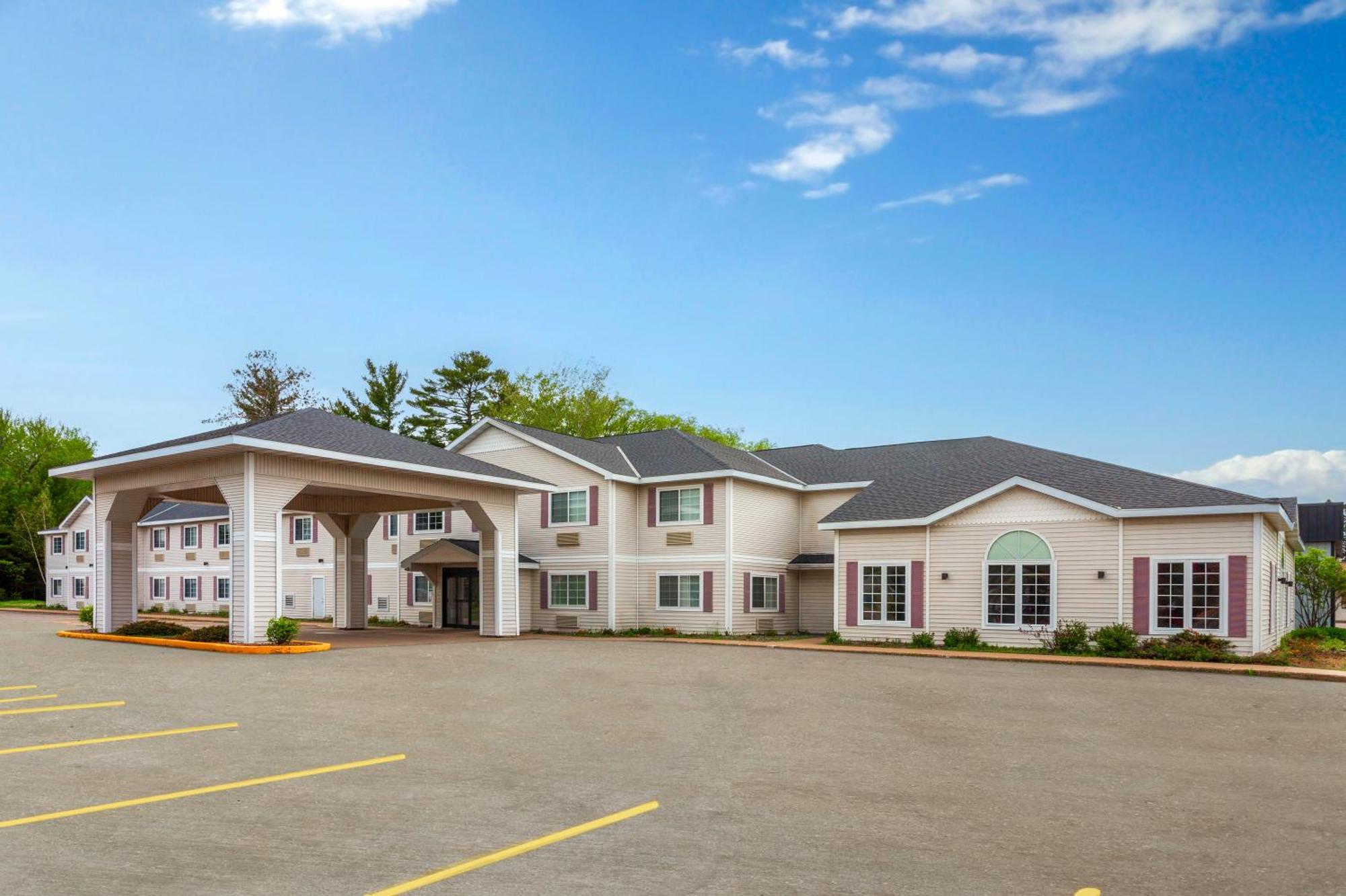 Americinn By Wyndham Eagle River Downtown Eksteriør bilde